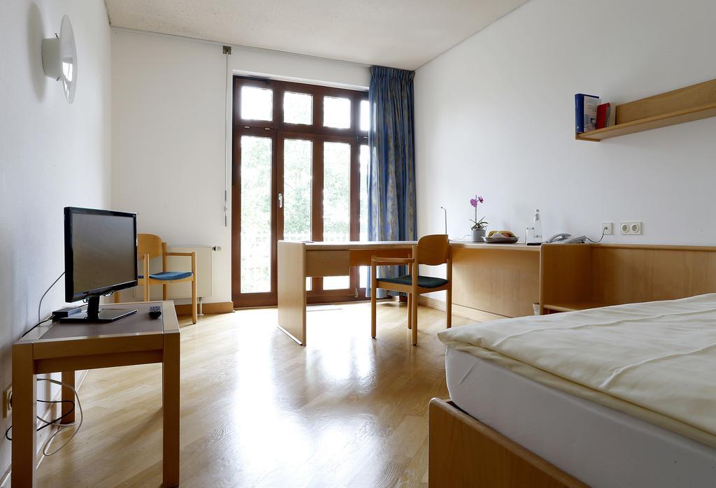 Tagungs- Und Bildungszentrum Steinbach/Taunus Steinbach im Taunus ห้อง รูปภาพ